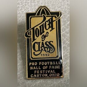 “Touch of Class” Pro Football Hall of Fame Pin 1990 Gold & Black